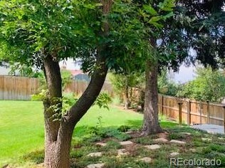 6087 Locust St, Englewood CO 80112-1324 exterior