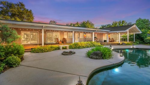 8851 Curragh Downs Dr, Fair Oaks, CA 95628-6421