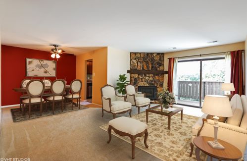 823 Coach Rd, Palatine, IL 60074-1801