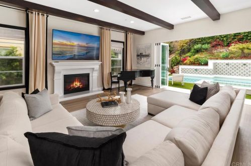 7234 Sitio Lima, Carlsbad, CA 92009-8484