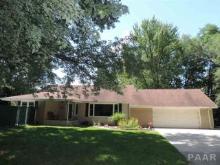 5 Saint Anne Dr, Pekin, IL 61554-2417