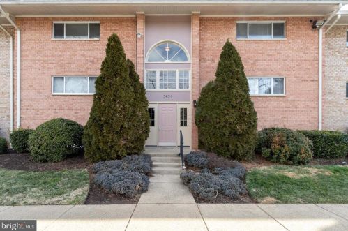 2821 Kalmia Lee Ct, Falls Church VA  22042-1709 exterior