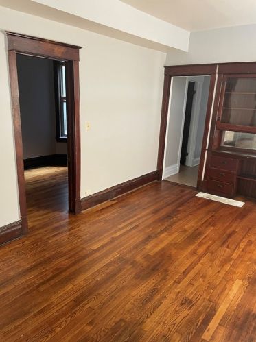 5257 Emerald Ave, Chicago IL  60609-6112 exterior