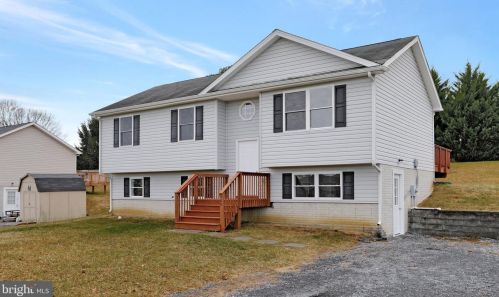 505 Morrison Dr, Woodstock, VA 22664-1358