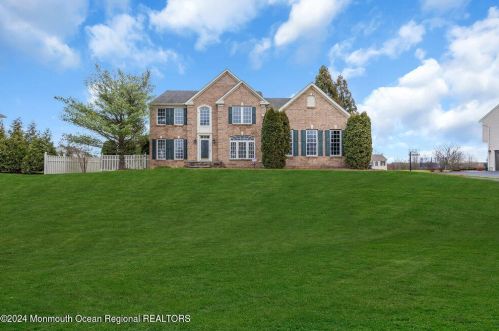 12 Nicole Ct, East Freehold, NJ 07728-9541