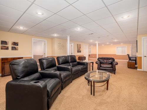 1088 Birchwood Dr, Pingree Grove IL  60140-9107 exterior