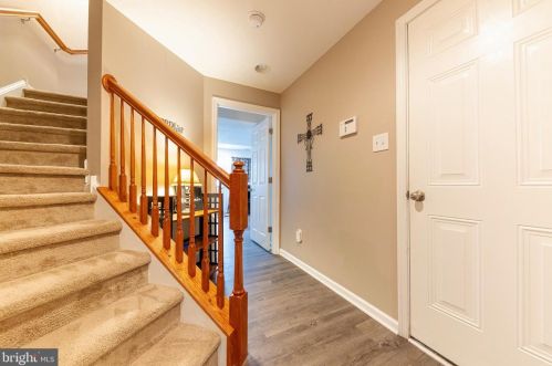 6 Shoemaker Dr, Auburn, NJ 08085-1257