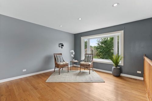 855 San Francisco Ter, Hanover Park, IL 60103-4727