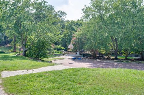 1239 Brookhaven Park Pl, Atlanta GA  30319-4570 exterior