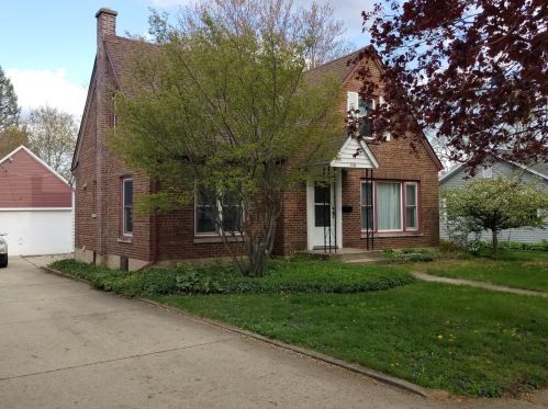 1108 Jewett St, Bull Valley, IL 60098-2371