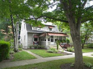 2027 Melrose St, Rockford, IL 61103-4753