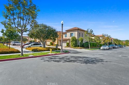 92 Borghese, Irvine CA  92618-0113 exterior