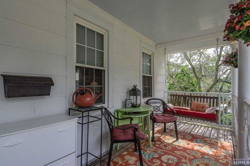 44 Washington Ave, River Edge, NJ 07661-2431