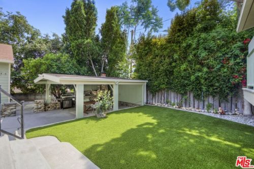 2832 Mayfield Ave, Glendale CA 91214-3816 exterior