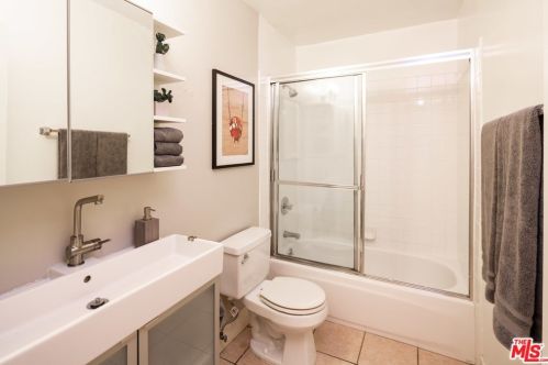 1320 Princeton St, Santa Monica CA  90404-2415 exterior