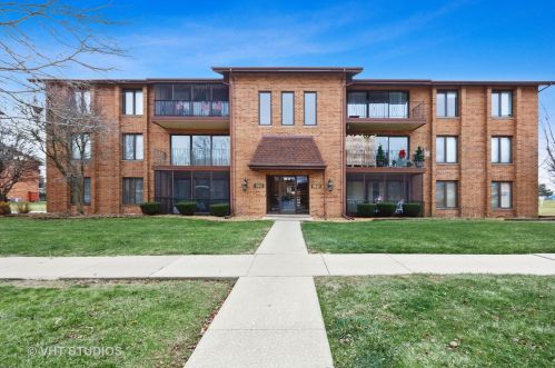 9949 Treetop Dr, Orland Park, IL 60462-4658