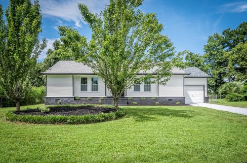 256 Columbia Dr, Ladson SC  29456-6208 exterior