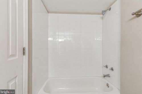 8902 Albert Stewart Ln, Silver Spring MD 20910-1949 exterior