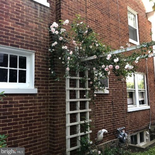 922 Virginia Ave, Lancaster PA  17603-3115 exterior