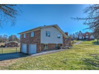 102 Meades Dr, Castlewood, VA 24224-5466