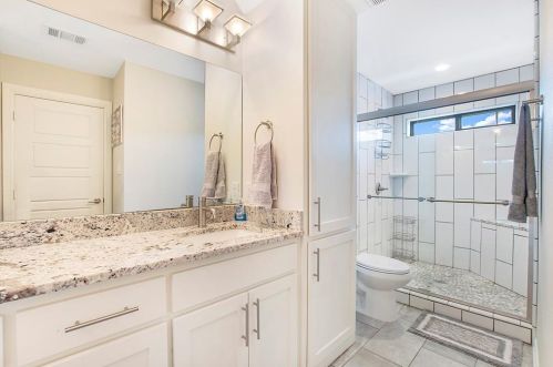 2104 Cologne Dr, Carrollton TX 75007-2336 exterior