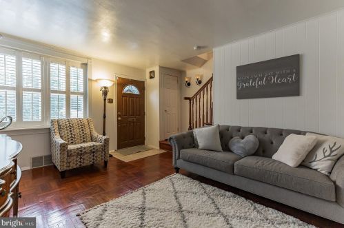 1906 Woodlynne Ave, Camden, NJ 08107-2204