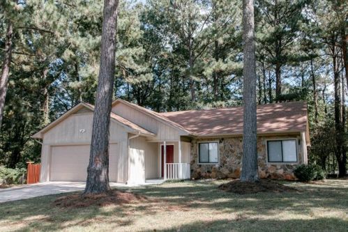 180 Forrest Brook Dr, Palmetto, GA 30268-2446