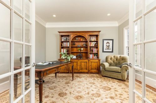 700 Glengate Pl, Atlanta GA  30328-7257 exterior