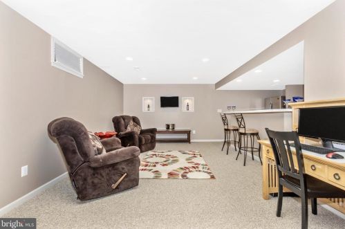 8 Farmstead Pl, Middletown MD  21769-7742 exterior