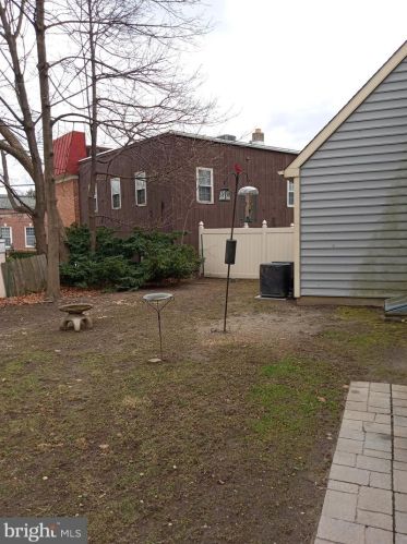 31 Ellis St, Tavistock NJ  08033-1826 exterior