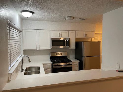 4803 Bundyhill Dr, Austin TX  78723-6115 exterior