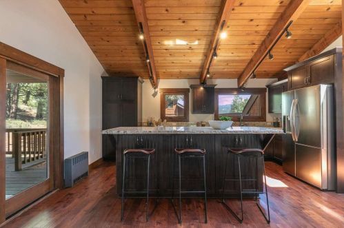 12116 Highland Ave, Truckee CA  96161-1721 exterior