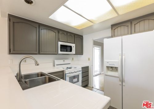 12 Whitney, Irvine CA  92620-3386 exterior