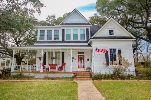 600 Walker St, Angleton, TX 77515-4283