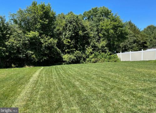 12824 Chandon Cross Rd, Woodbridge, VA 22193-4845