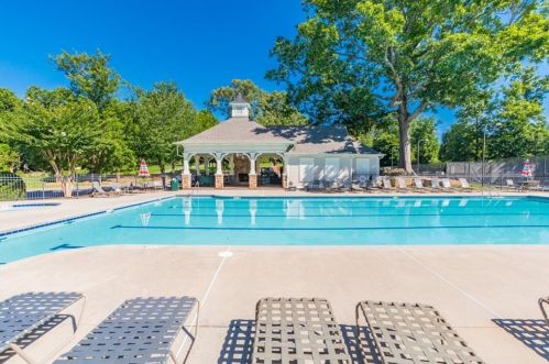 6710 River Island Cir, Buford, GA 30518-5577