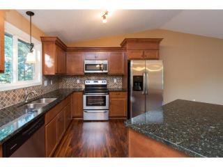 4905 Kent Dr, Saint Paul, MN 55126-2056