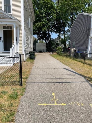 121 Byfield St, Providence, RI 02905-1517
