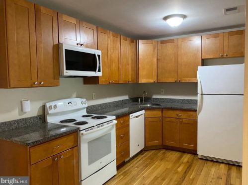 1110 Silver Ct, Trenton NJ  08690-3523 exterior