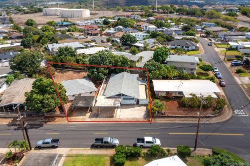 1127 Haloa Dr, Honolulu, HI 96818-1979