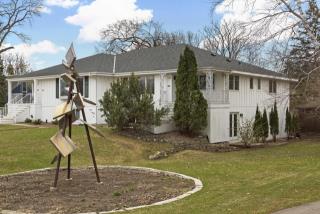 3716 Calhoun Pkwy, Minneapolis MN  55410-1115 exterior