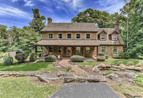 2800 Black Rock Rd, Hanover, PA 17331-8501