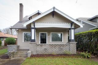 2104 Tamarack Ave, Portland OR  97214-5458 exterior