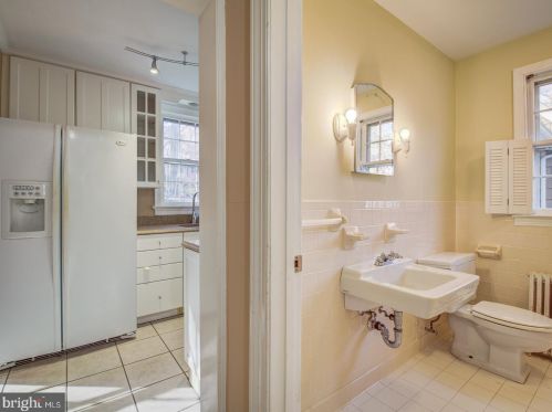 12500 Meadowood Dr, Silver Spring MD 20904-2928 exterior