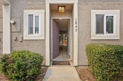 1843 Paseo Laguna Seco, Livermore, CA 94551-1679