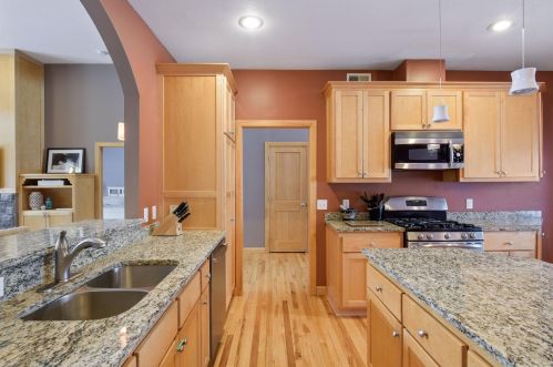2479 Grey Eagle Cir, Saint Paul MN  55129-6221 exterior