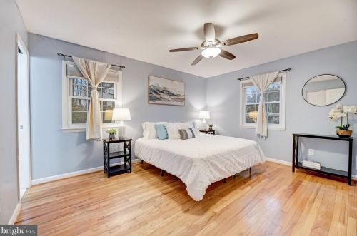 7203 Hadlow Dr, Springfield VA  22152-3529 exterior