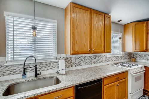 4648 Pagosa Way, Aurora CO 80011-4930 exterior