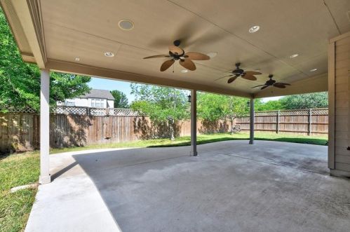 400 Masonwood Dr, Uhland TX 78640-4609 exterior