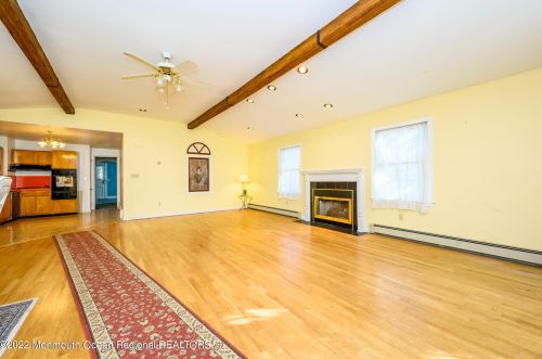 176 Hudson Ave, Tinton Falls NJ 07701-2140 exterior